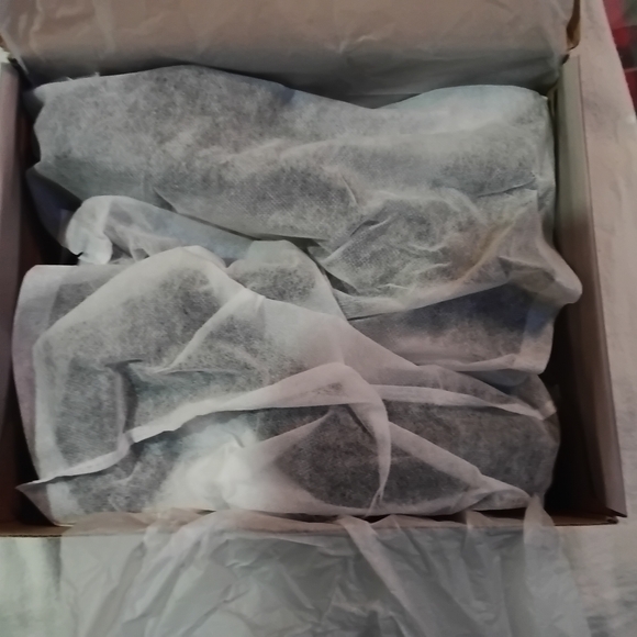 Women's Black Shoes, 4 in Heels, Size 9 1/2 By Amoji New In Box - Picture 7 of 7